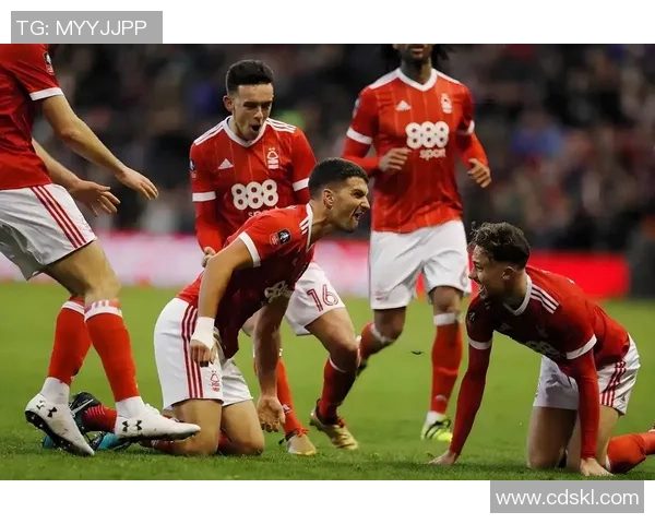 英超激战莱比锡与曼联0比0平局引发争议判罚引爆全场气氛